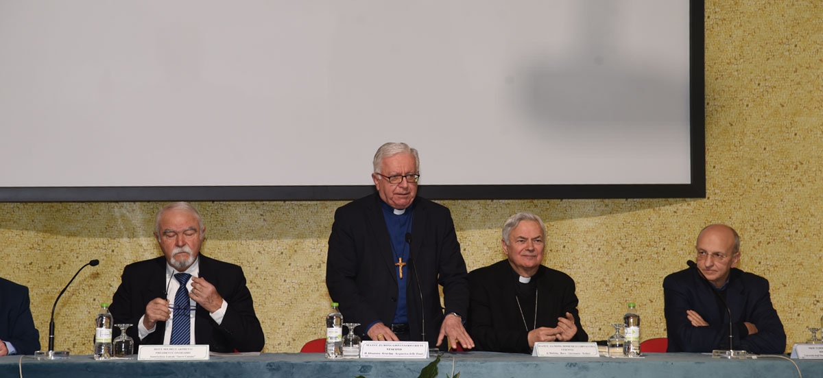 UNO ZOOM SUGLI EVENTI CELEBRATIVI: Simposio